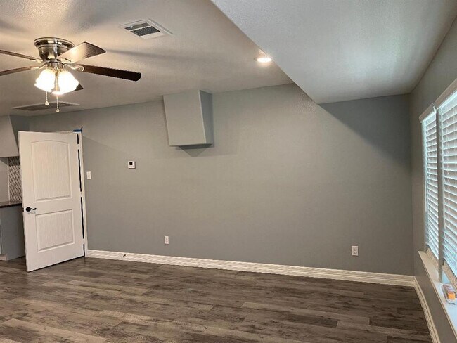 25745 Dulaney St, Splendora, TX 77372 - photo 7