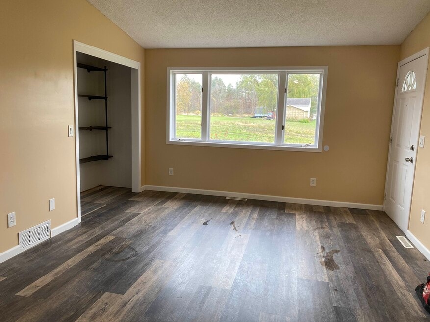 Living Room & Entrance