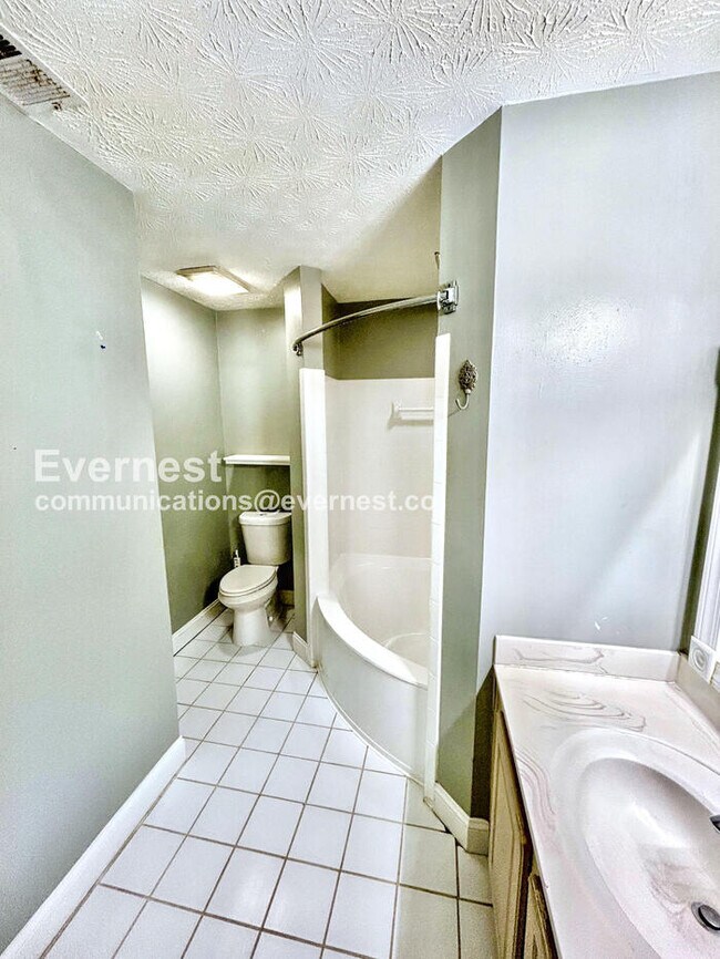 Lenox Villas Condominium unit 2319, Atlanta, GA 30324 - photo 6