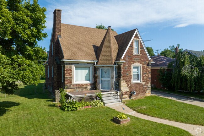 Tudor styles are also seen in Boynton.