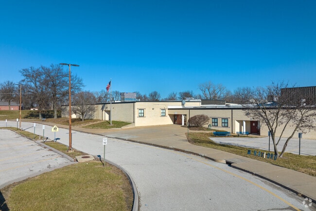 Jamestown Elementary School has an overall C- Niche grade.