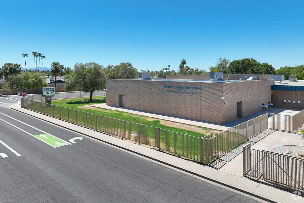 Horizon Elementary offers a dual-language program for students in kindergarten to 4th grade.