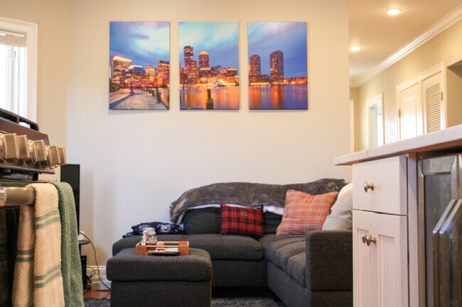 118 Holland St unit 2R, Somerville, MA 02144 - photo 3