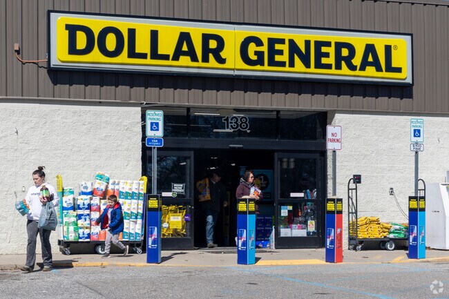 Porter residents have easy access to a nearby Dollar General for discount shopping.