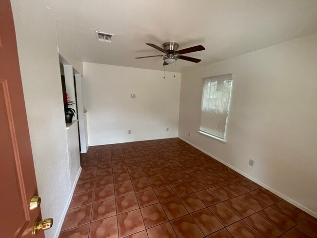 855 SW 34th St, San Antonio, TX 78237 - photo 2