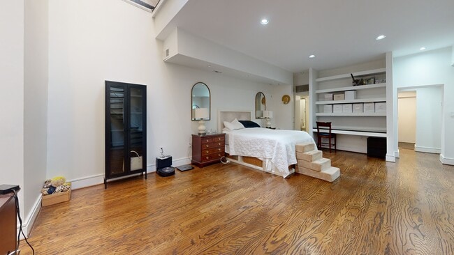 Bishop's Gate unit 5, Washington, DC 20009 - photo 2