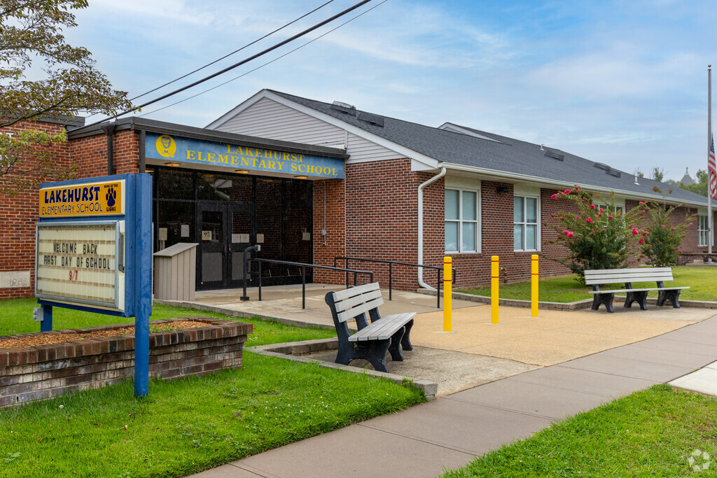 Lakehurst Elementary School is committed to student success in the Lakehurst neighborhood.