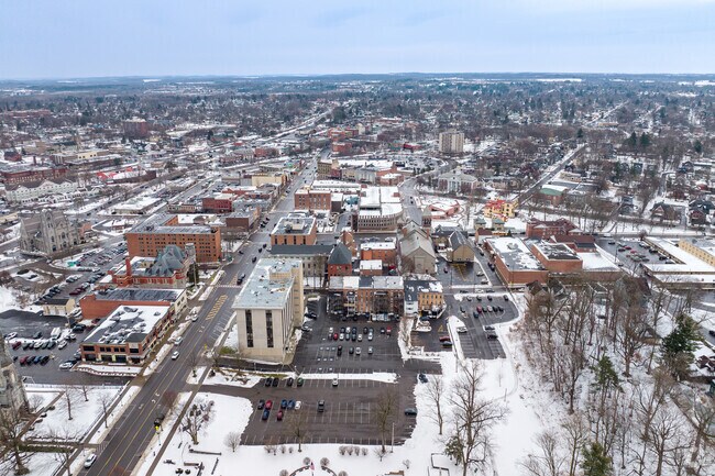 In 1858, the famous abolitionist Harriet Tubman settled in Auburn.