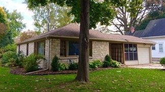 632 N Superior St, De Pere, WI 54115