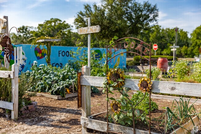 Land O Lakes, Florida Heritage Park Community Center community garden entrancesign