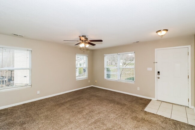 810 Mattox Ct, Charlotte, NC 28216 - photo 7