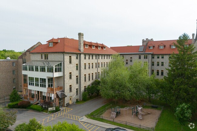 Stella Niagara Education Park also hosts religious and spiritual counseling and workshops.