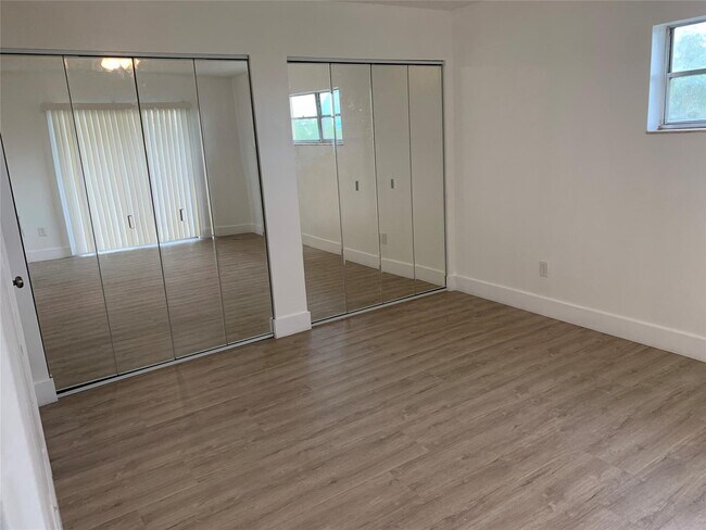 4121 Stirling Rd unit 401, Davie, FL 33314 - photo 5