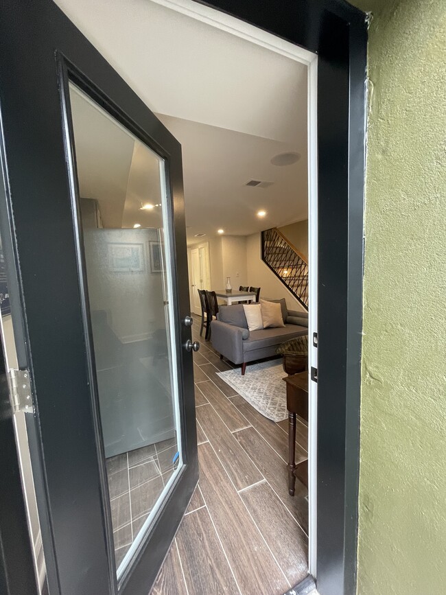 331 W St NE unit Basement, Washington, DC 20002 - photo 4