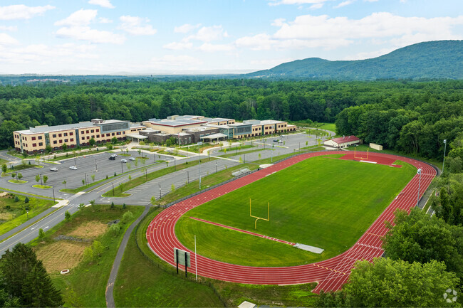 Mountain View School is a Preschool-8th grade school serving students in Easthampton.
