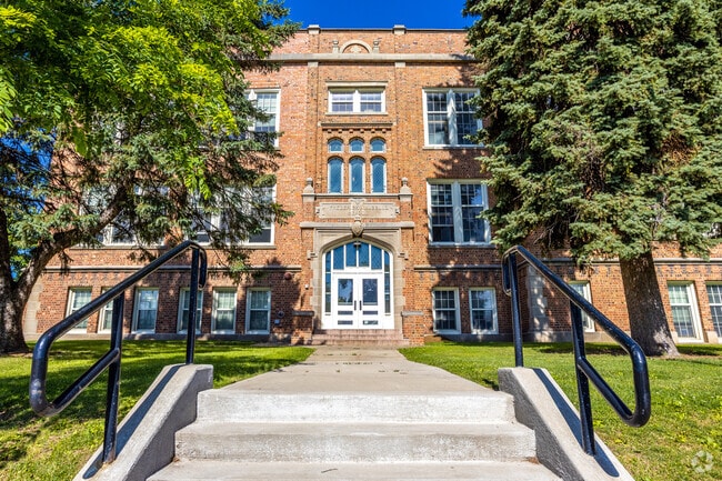 The main entrance to Hubbell Elementary is in the Waveland Park neighborhood in Iowa.