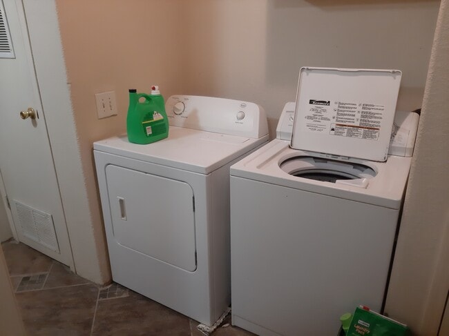 58498 E 42nd Dr unit B, Strasburg, CO 80136 - photo 6