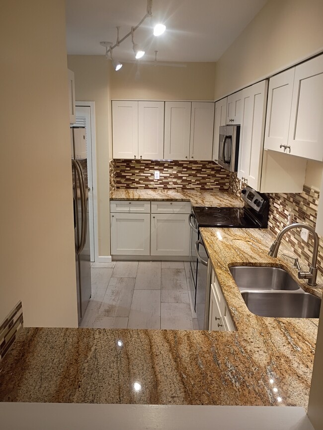 601 1st St S unit 2C, Jacksonville Beach, FL 32250 - photo 6