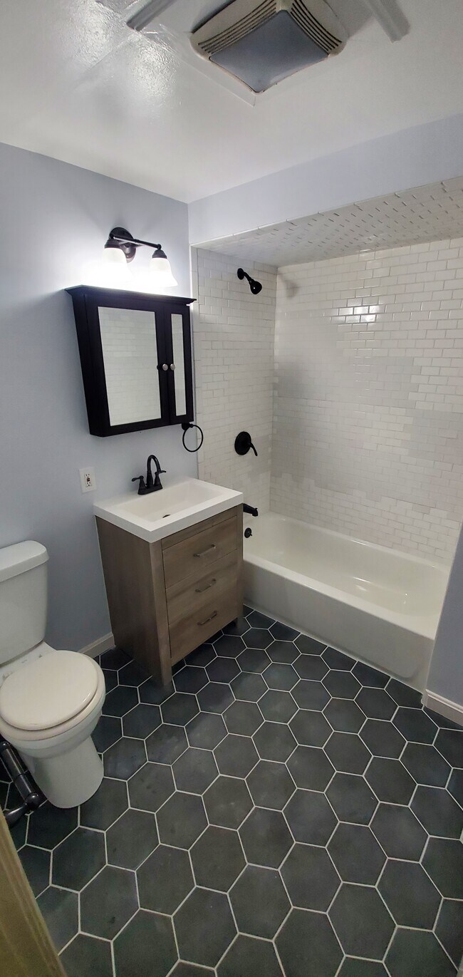 193 Maverick St unit 1L, Boston, MA 02128 - photo 7