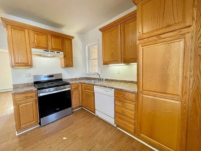 90 Pierce St unit 1, Malden, MA 02148 - photo 3
