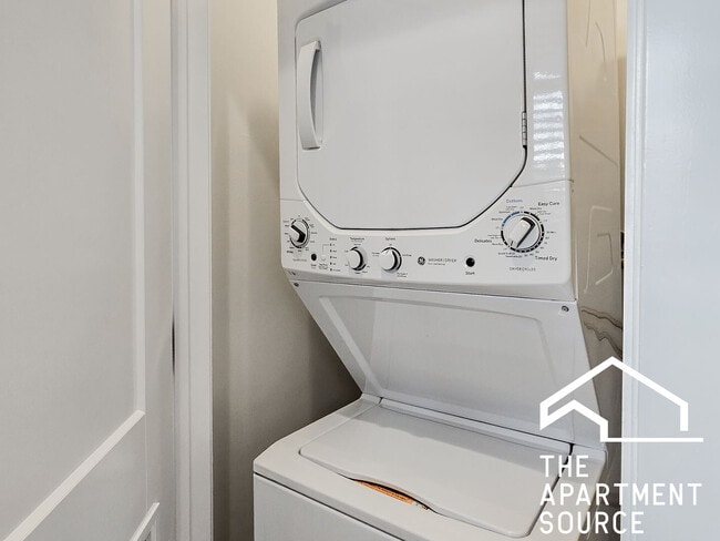 2257 W Argyle St unit 3, Chicago, IL 60625 - photo 7