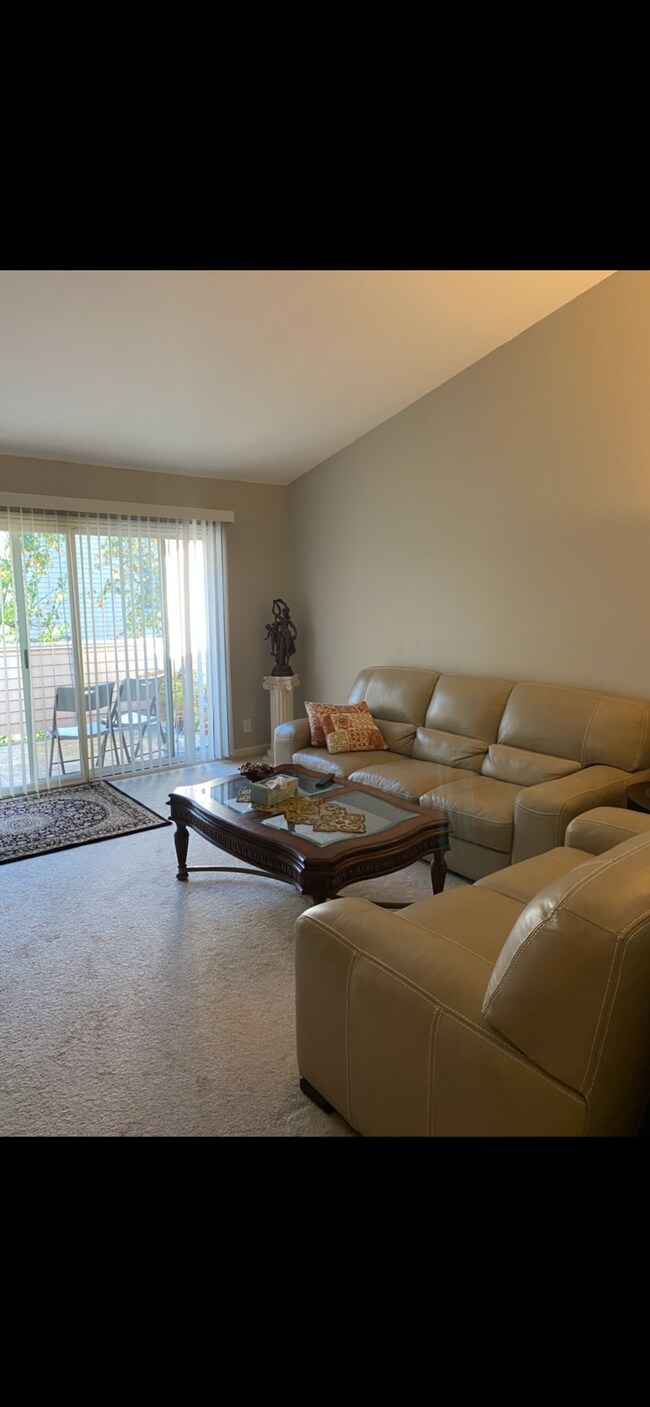 1022 Cedar Gables Dr, San Jose, CA 95118 - photo 2