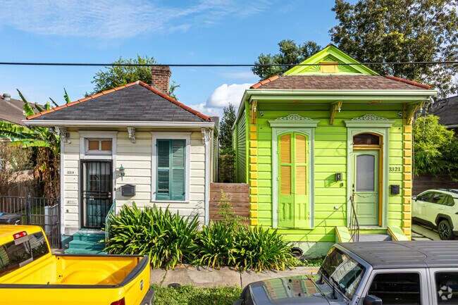 Homes in Saint Claude come in many different colors.