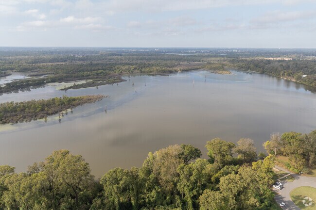 The neighborhood has close proximity to Lake Caroline offering water recreation.