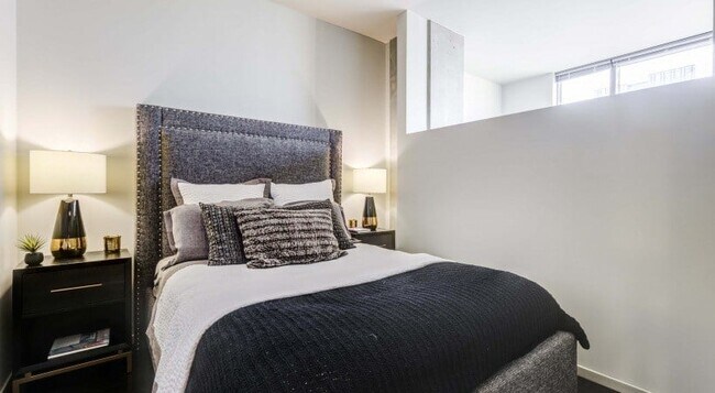 Via 6, Seattle, WA 98121 - photo 3