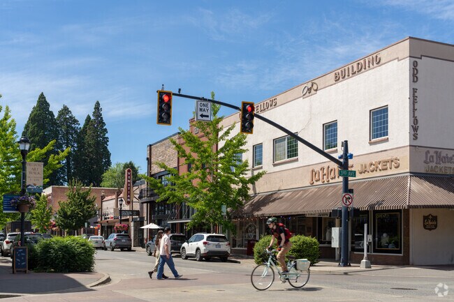 Central Hillsboro is attractive for residents who prefer walking and cycling around town.