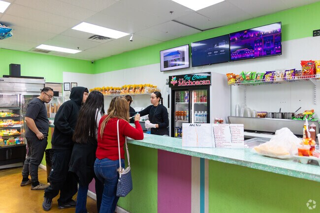 Paletas Y Helados de Michoacan serves natural juices, ice cream and more in Cheyenne.