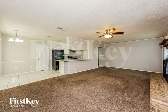 813 Rose St, Crowley, TX 76036 - photo 3