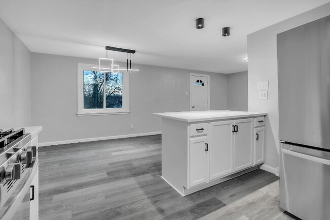 1209 Cloverfield Dr, Pittsburgh, PA 15227 - photo 6