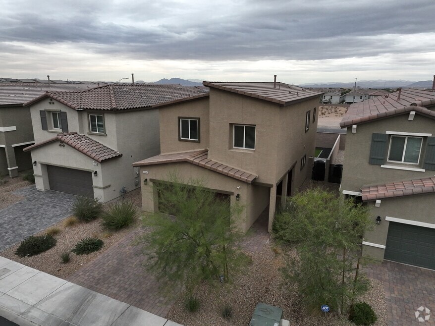 8284 Palladium St, Las Vegas, NV 89113 - photo 2
