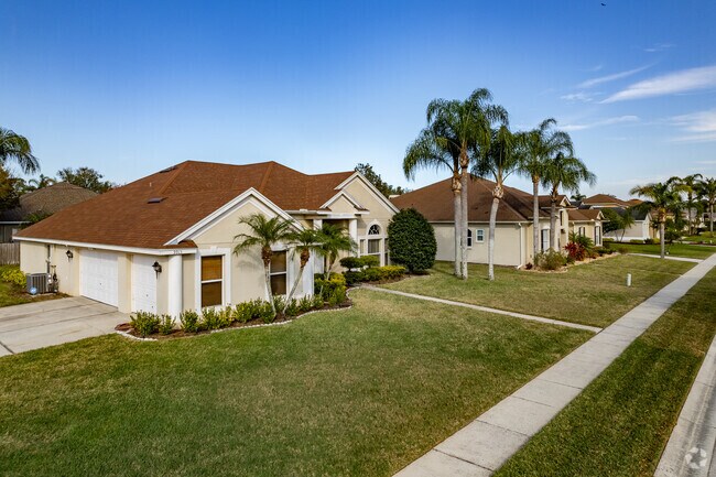 A beautiful row of modern ranch style homes with garages in Montclair in Bear Lake.