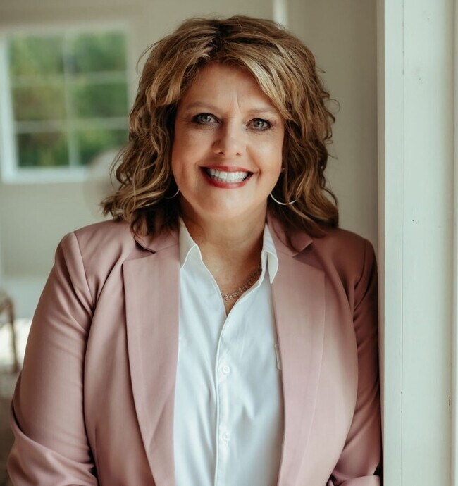 Ramona Rinehart