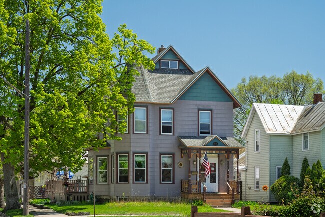 Lower Northside has a number of historic homes throughout the neighborhood.