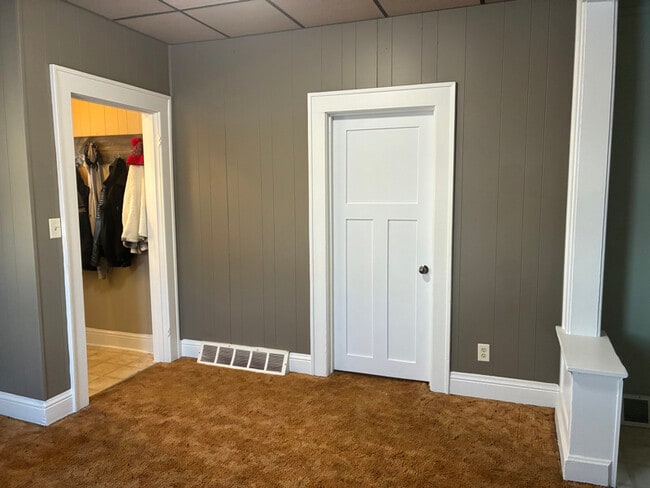 305 E Meade Ct, Luverne, MN 56156 - photo 3