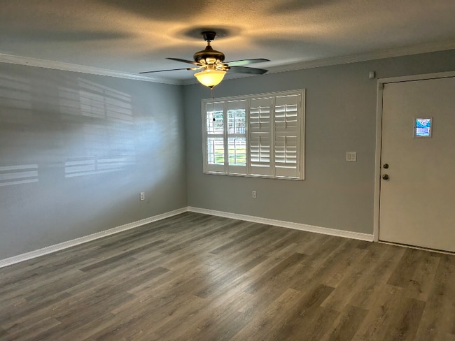 2369 Walton Cir unit n6, Palm Harbor, FL 34683 - photo 2