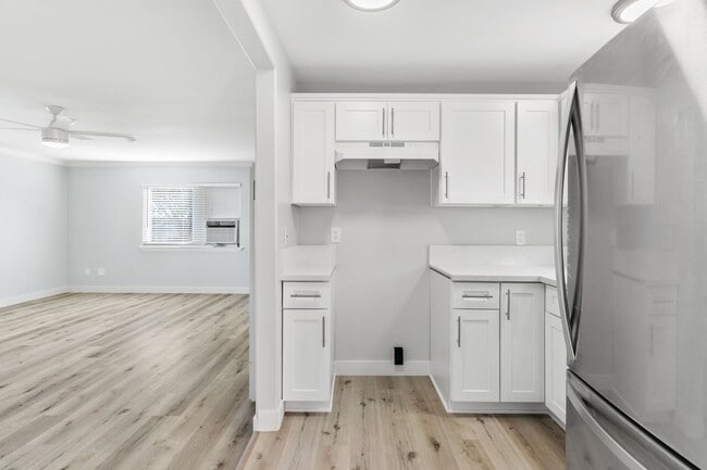 2884 La Salle Ave unit 4, Costa Mesa, CA 92626 - photo 4