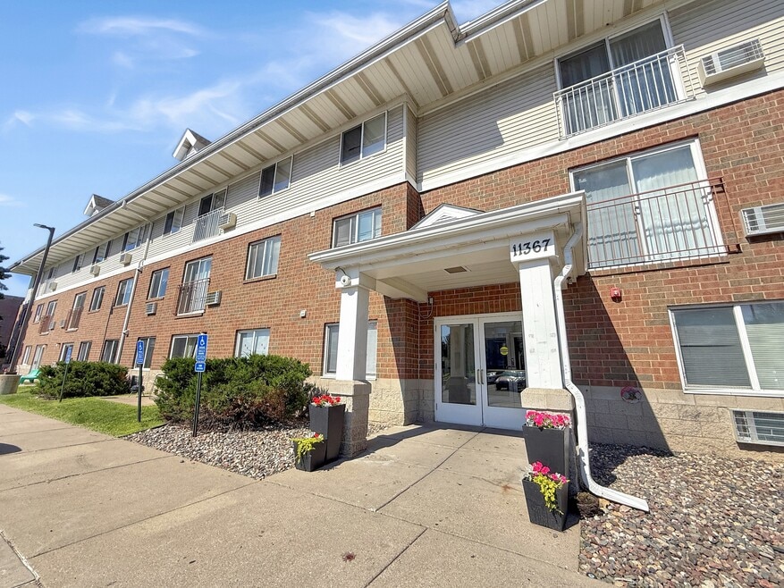 Crown Ridge Apartments, Minnetonka, MN 55305 - photo 1