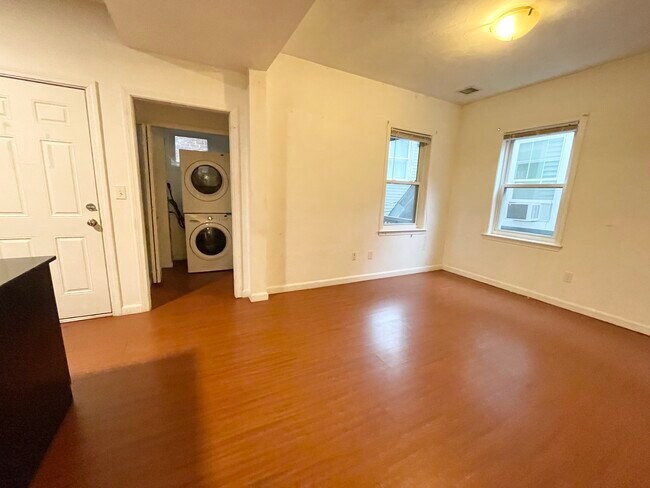 93 Hillside St unit 2, Roxbury Crossing, MA 02120 - photo 2