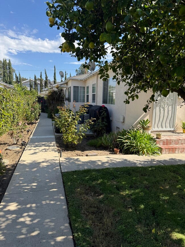 5618 Riverton Ave unit Center Unit, North Hollywood, CA 91601 - photo 4