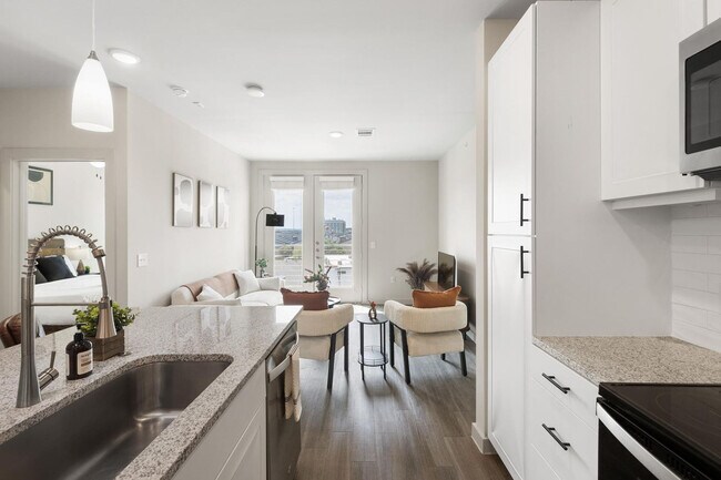 5820 1/2 Cameron Rd unit FL4-ID1303396P, Austin, TX 78723 - photo 3