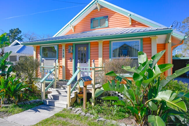 Colorful Key West-style cottages are found throughout Canal Downtown, giving it coastal charm.