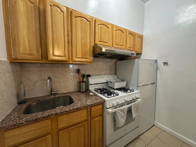 347 W 30th St unit 4A, New York, NY 10001 - photo 6