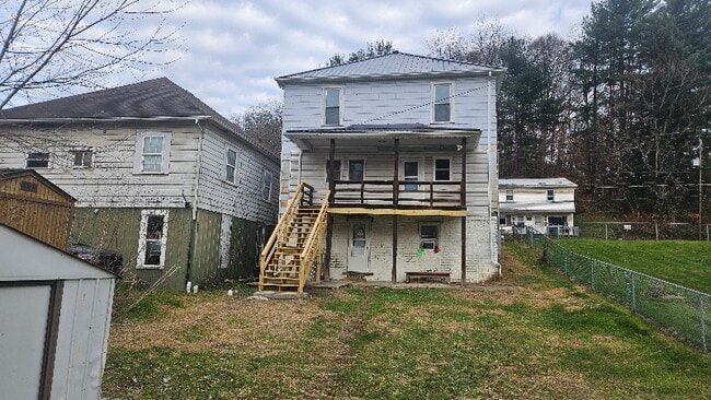 361 Fort St unit C, Nelsonville, OH 45764 - photo 2