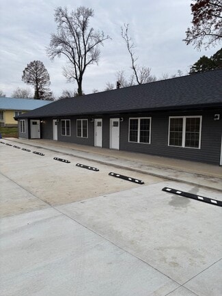 2511 Q St, Bedford, IN 47421