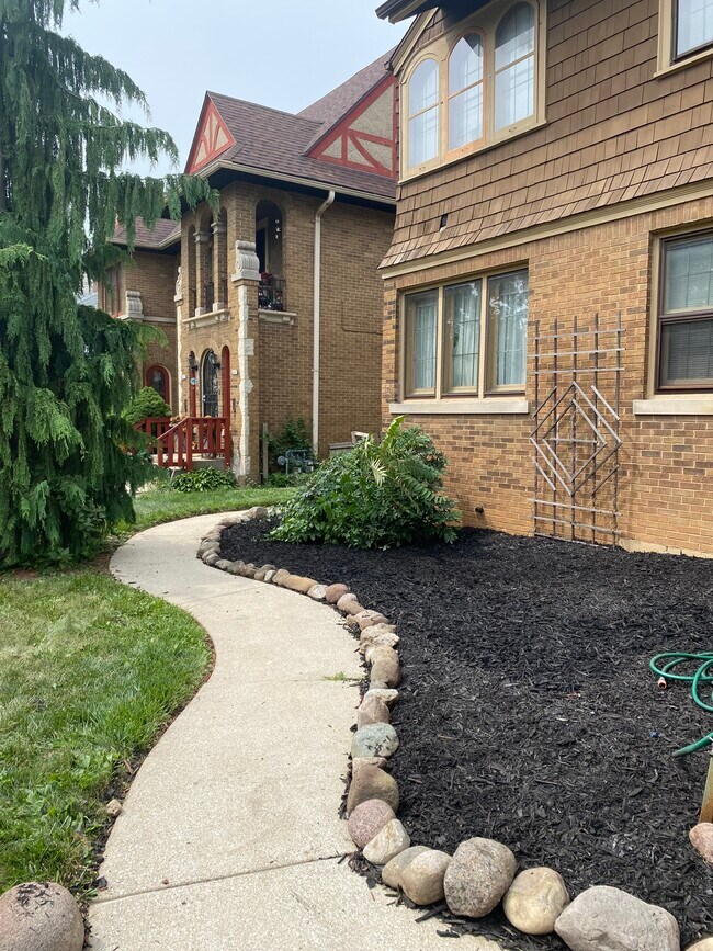 2853 N Sherman Blvd unit 2, Milwaukee, WI 53210 - photo 2