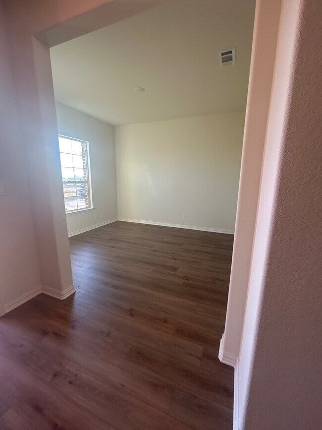 3519 Helena St, Gainesville, TX 76240 - photo 4